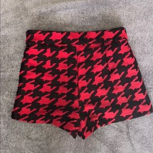 XS RED HOUNDSTOOTH HOT SHORTS